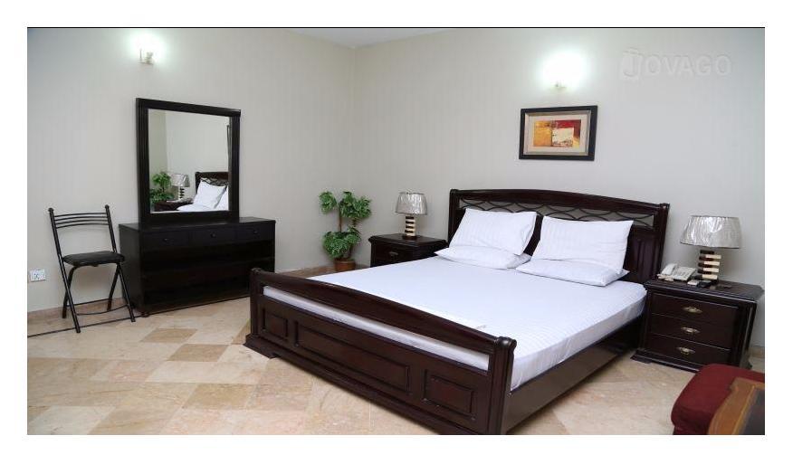Luxury Inn การาจี ภายนอก รูปภาพ