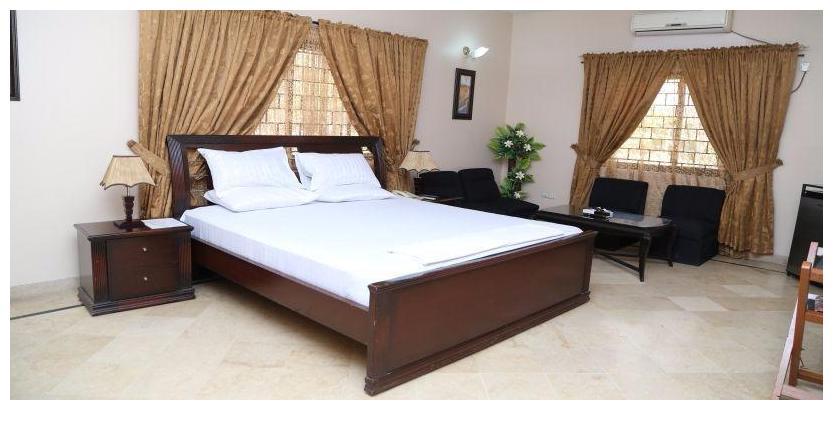 Luxury Inn การาจี ภายนอก รูปภาพ