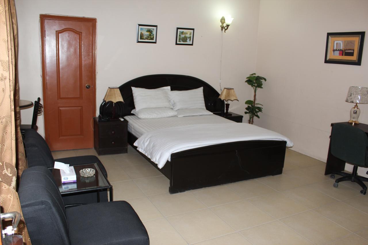 Luxury Inn การาจี ภายนอก รูปภาพ