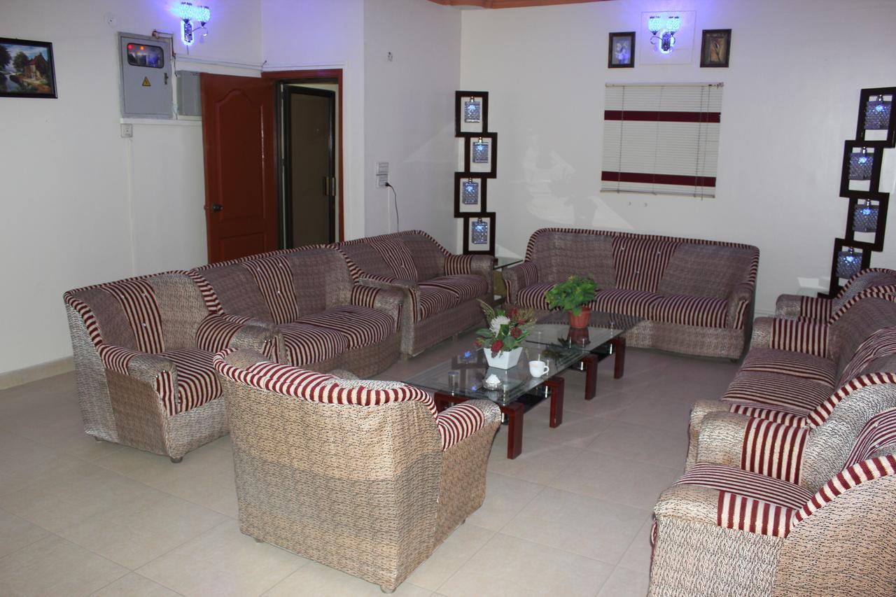 Luxury Inn การาจี ภายนอก รูปภาพ